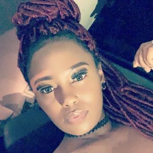 Meet your Posher, Sirrenthia